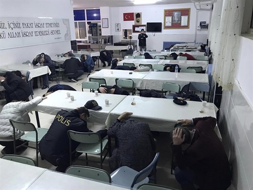 Çök! Kapan! Tutun!